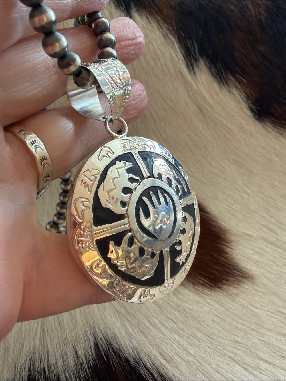 ❤️ Signed Navajo Alonzo Mariano Bear Claw Story Teller Pendant Sterling 2.69”L - Picture 6 of 16